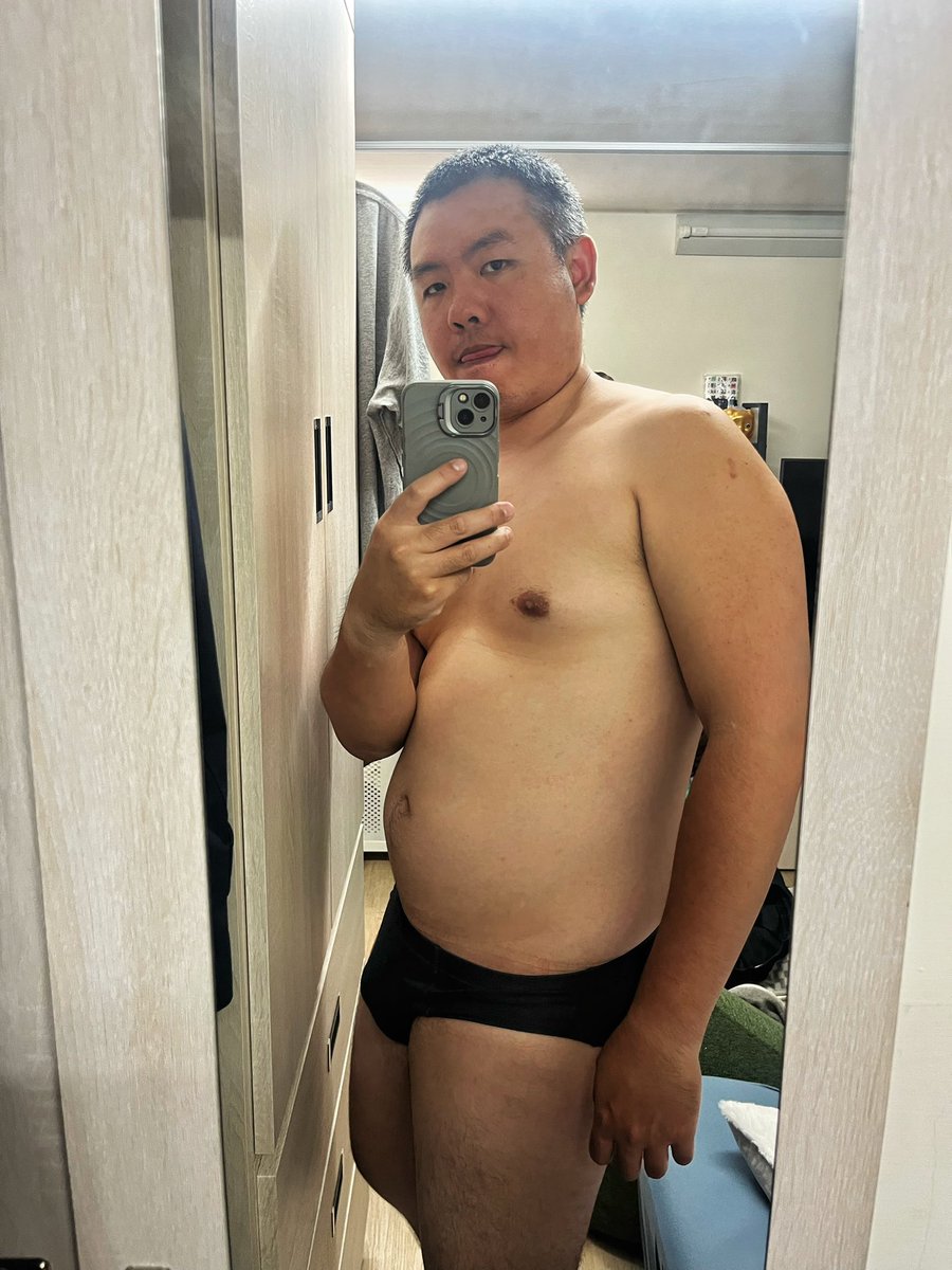 tsung1990's tweet photo. 買了新的小褲褲~

偶爾更新一下😛 https://t.co/lxScUPiAOk
