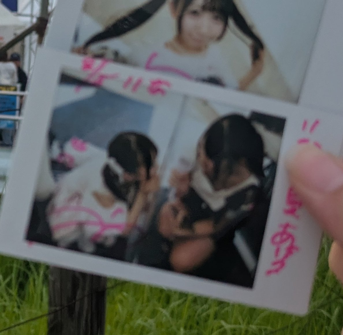minichan_only's tweet photo. 【拡散希望】
今日（8月9日）のサマジャンでラストシーンの宮瀬うゆちゃんの横ツーショ無くしてしまって見つけた方拾った形ご連絡お願いします🙇
#拡散希望 #落とし物 #チェキ https://t.co/BUN2QFRtr1