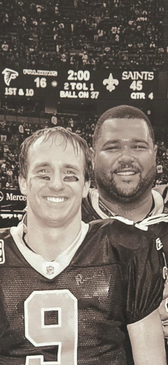 SeanPayton's tweet photo. So many cool pics last night!  @ProFootballHOF
@drewbrees left guard Carl Nicks. https://t.co/5drvewErRK