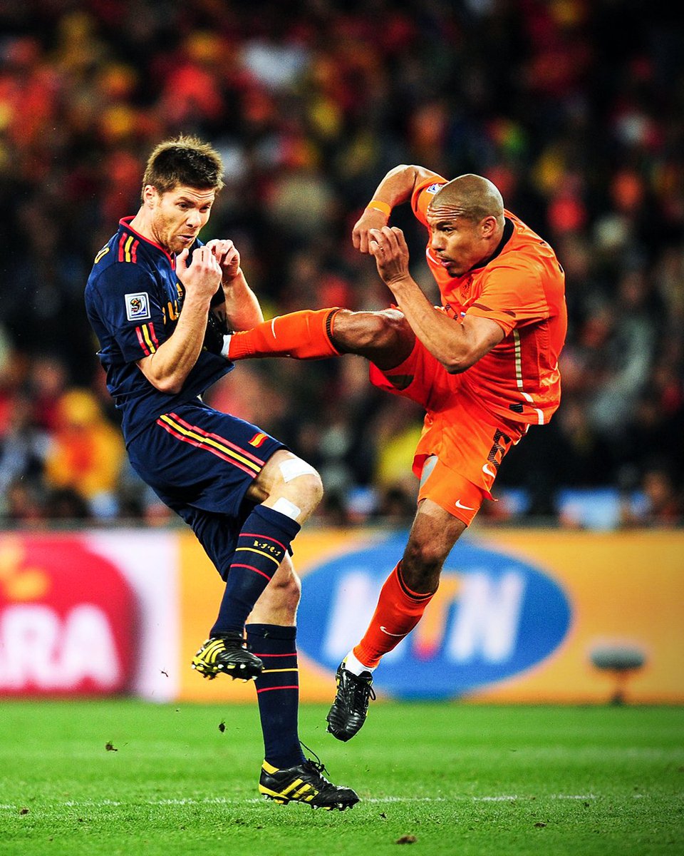 Rano_CFC's tweet photo. I see Xabi Alonso

Guess the name of the other player?
Level-Impossible❌ https://t.co/ZmaMPEY7VZ