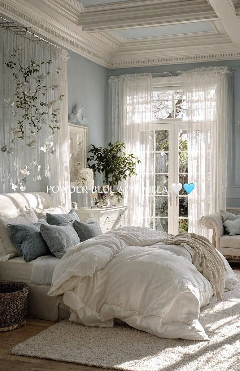 EvaLovesDesign's tweet photo. Powder blue and vanilla 
A calming combination. Sky and sea. https://t.co/BVV3RSVorC