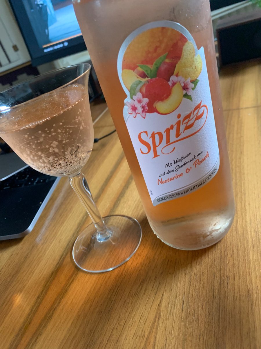 DoWa50488's tweet photo. Testtrinken vom Sprizz und...

spätes Lunch mit Italien Standard Food😍 https://t.co/ve4Pyl6GQv