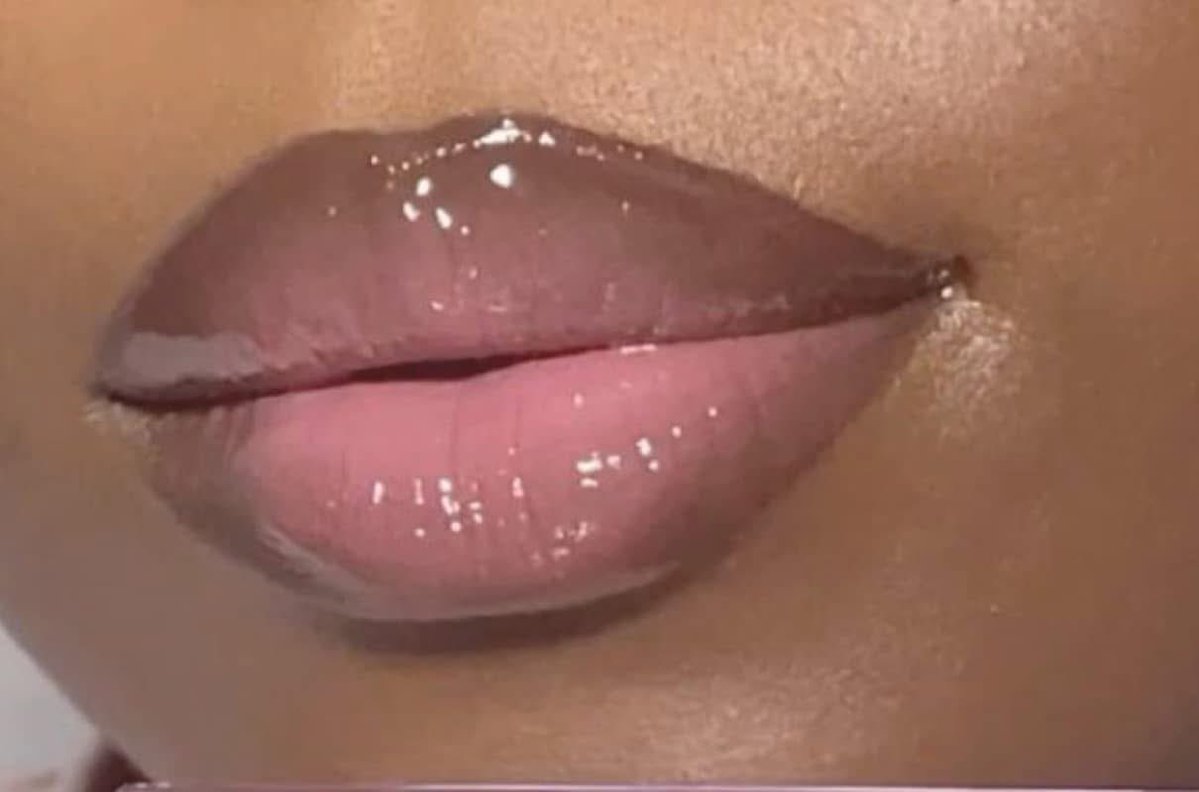 teyairaa's tweet photo. i know a nude lip combo hate to see me coming 💋 https://t.co/bxoHONNixe