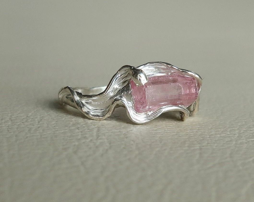 h0neyndmilk's tweet photo. pink and silver in jewellery is a beautiful combination https://t.co/fVFF3VuKKG