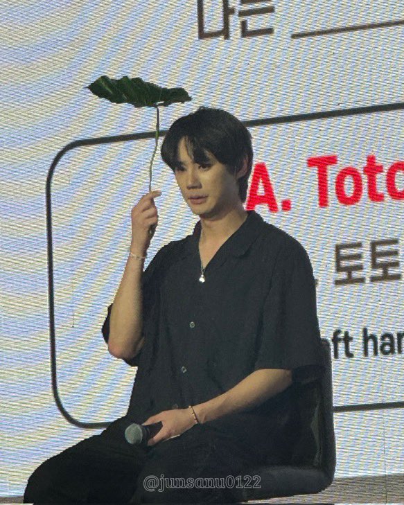 tehehe260's tweet photo. 비가 와서 생각나는 어느 토.토로 https://t.co/rY3KjsCMKz