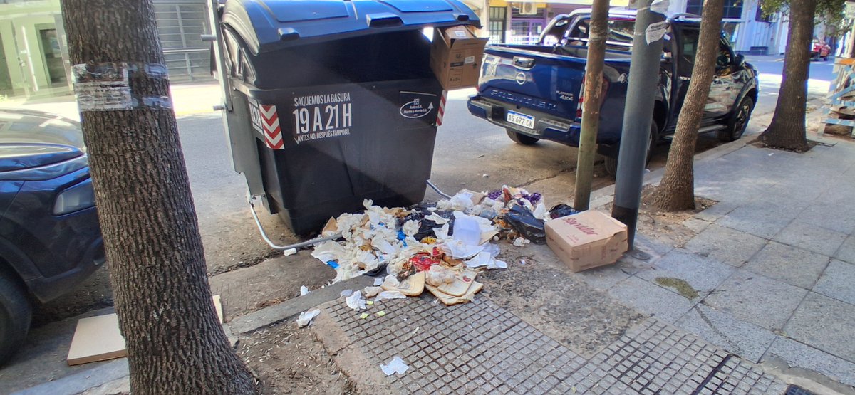 TheRollingGlass's tweet photo. Almagro. Domingo por la mañana. Total normalidad.

@BACiudadVerde

@ibaistrocchi

@jorgemacri https://t.co/8oYzL6c98H