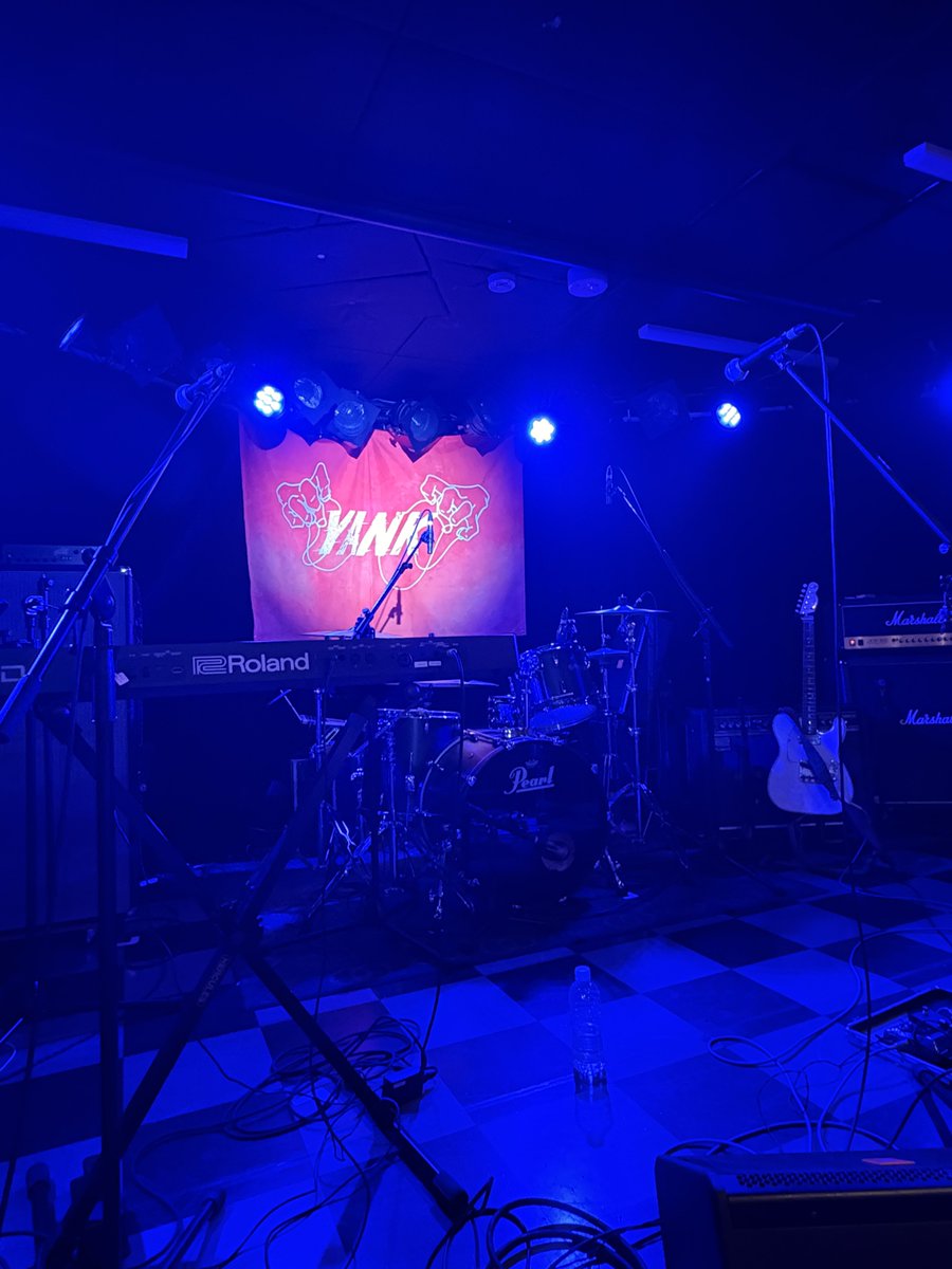 fjj81n's tweet photo. HYPER REVENGE VOL.2
YANK主催のツーマンライブ。
YANKとClub蟹Clubのライブレポ?というなの殴り書きをツリーに。続いてYANK編。
#YANK #Club蟹Club #カニクラ https://t.co/HxdZpRfDdK