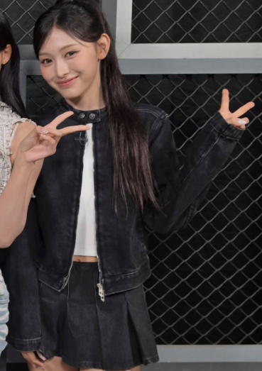 httpsriwoolee's tweet photo. RESCENE #MINAMI wears DIESEL Moto jacket in denim in clean-wash denim (£300) & DIESEL Shorts in denim with pleated front (£180) on their return to 'The Manager' https://t.co/zUgrXkppgy