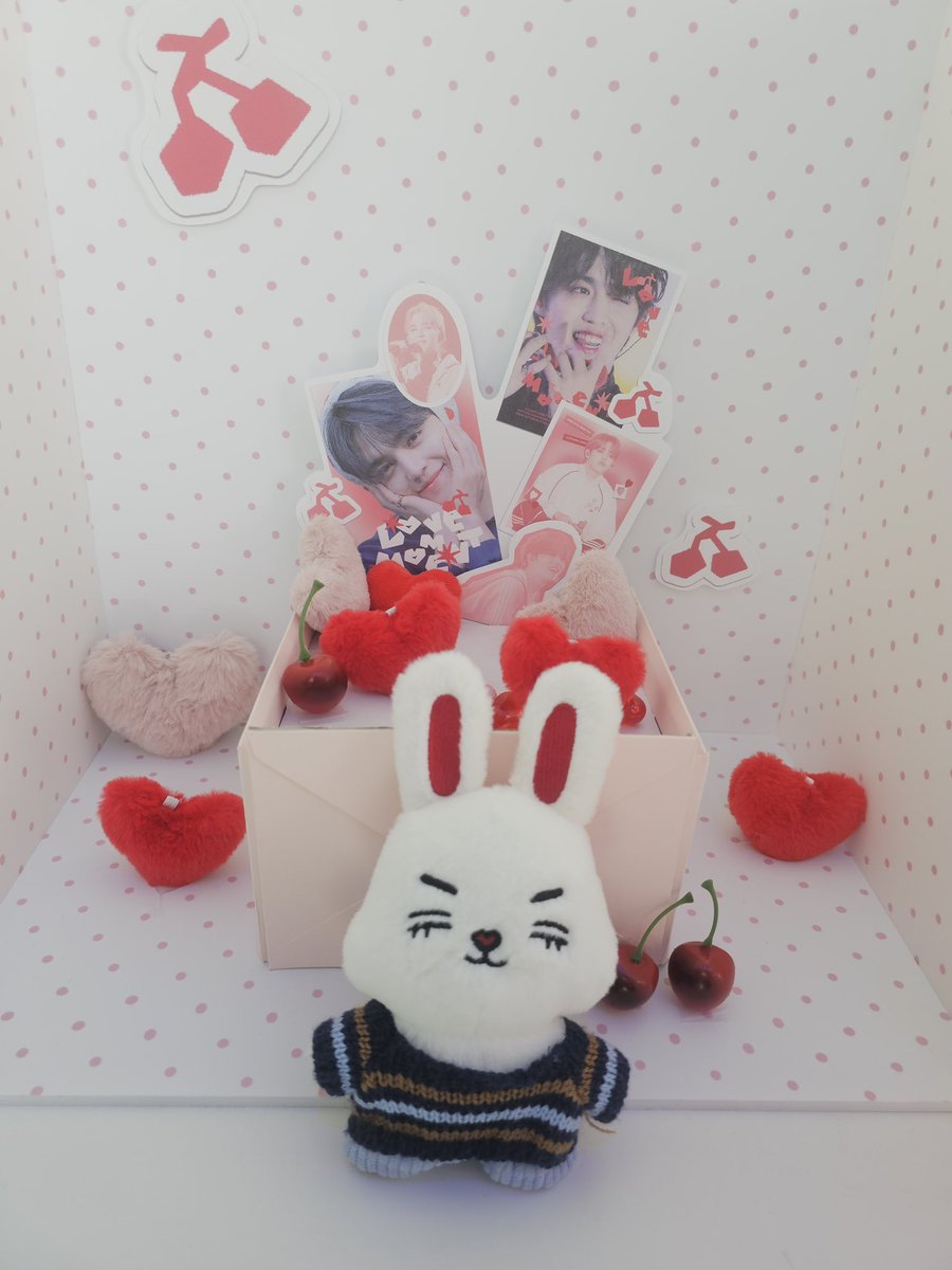 cherry_88_s's tweet photo. 더운 날 쿱탄절에 같이 놀아줘서 매우 고마워 🫶🏻❤️
운 너무 좋은 언니 덕분에 럭드도 아주아주 만족👍🏻🍀
늦게까지 같이 놀고 싶었는데 일이 있어서 조금 일찍 가게 돼서 아숩지만🥹 그래도 곧 또 놀 거니까😃
매번 쿱탄절마다 같이 놀아줘서 너무 고마워❤️
다음 쿱탄절도 같이가자 🍒 https://t.co/zTcy9RiUMA