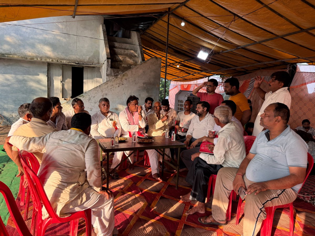grabsudheer's tweet photo. आज दिनांक 9 अगस्त 2026 को अपनी विधानसभा 60, गढ़मुक्तेश्वर 
गाँव- भदस्याना में कांवड़ियों के लिए आयोजित सेवा शिविरों में जाने और श्रद्धालु कांवड़ियों की सेवा करने का सौभाग्य प्राप्त हुआ। 🙏🔱

महादेव की भक्ति में लीन इन शिवभक्तों की सेवा करना मेरे लिए सौभाग्य और पुण्य का अवसर है।

भोलेनाथ से प्रार्थना है कि सभी कांवड़ियों की मनोकामनाएं पूर्ण हों, उनकी यात्रा मंगलमय हो और महादेव की कृपा सदैव सभी पर बनी रहे।

हर हर महादेव! 🚩🔱 

एड. सुधीर चौहान
राष्ट्रीय प्रवक्ता (समाजवादी पार्टी)
विधान सभा-60 गढ़मुक्तेश्वर

@mediacellsp @samajwadiparty @yadavakhilesh @dimpleyadav @palshyamLalsp @proframgopalya1 @MPDharmendraYdv @shivpalsinghyad  @aashishsy @IqraMunawwar_ @Kamalakhtar25 
@ABPNews @news24tvchannel @ndtv @News18India @News18UP @ajjtaknews2 @ndtv 

#samajwadipartyofficial #AkhileshYadav #PDA #bholenath
#कांवड़