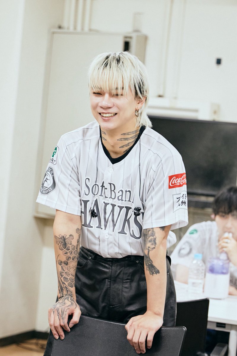 harn_nb's tweet photo. 実は今日、誕生日を迎えました✨️
23歳になりましたー！
なんと、海斗くんと同じ誕生日でちょうど10個違い！めちゃめちゃ嬉しい😆
私は双子なので妹と一緒に海斗くんのお誕生日をお祝いします🎉
明日は愛知公演！めっちゃ楽しみ😊
 #山田海斗誕生祭2026 https://t.co/1pGjdqhi1a