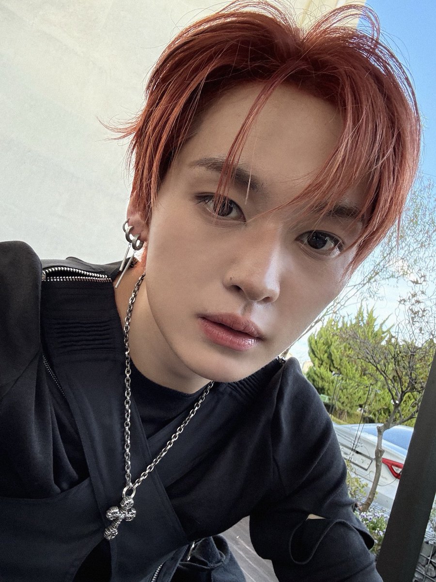 shoyoskz's tweet photo. two days. and two selfies 🥺 https://t.co/9MhvxBqlXH