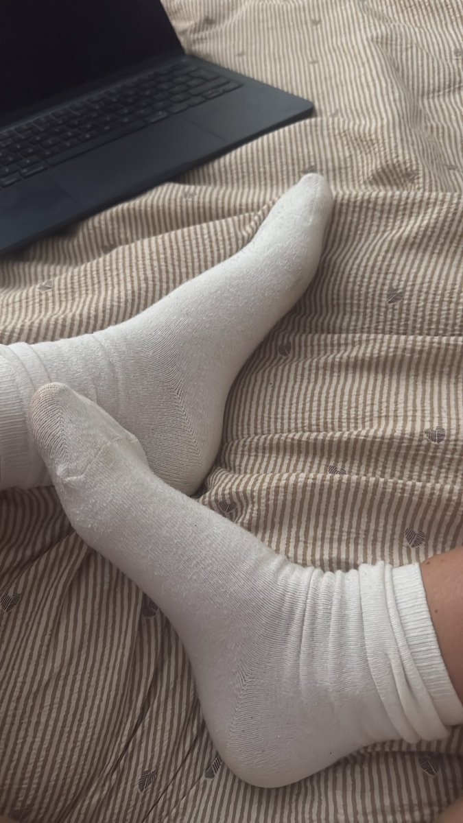 deepfantasy27's tweet photo. Who wants some dirty socks ;)

#ukseller #usedsocks #feet #findom https://t.co/jXrF7HbUNJ