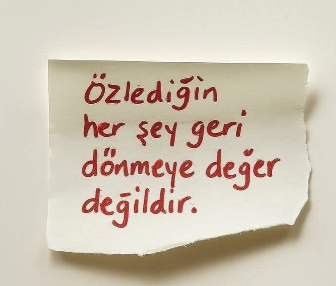 Zeynep8281's tweet photo. Özlediğin her şey geri dönmeye değer değildir.

#HayataNotlar
#Pazar ✨ https://t.co/y6gLQ5iFdB