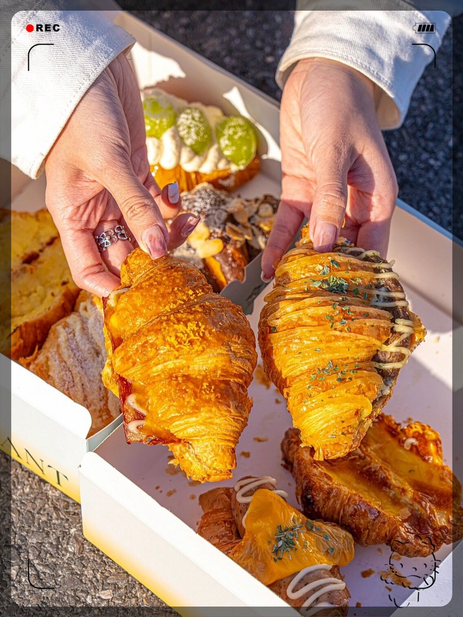 FavoriteHD1's tweet photo. Just pulled my oven’s most perfect golden-brown croissant, flaky layers cracking as I bite in—warm butter and vanilla hit first, pure tiny joy right here ， https://t.co/xST6wHz30V