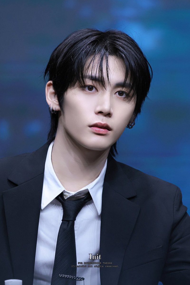 TOP100KPOP's tweet photo. Happy 22nd birthday to TAESAN from BOYNEXTDOOR! 🥳🎉 https://t.co/p2jVovguz2