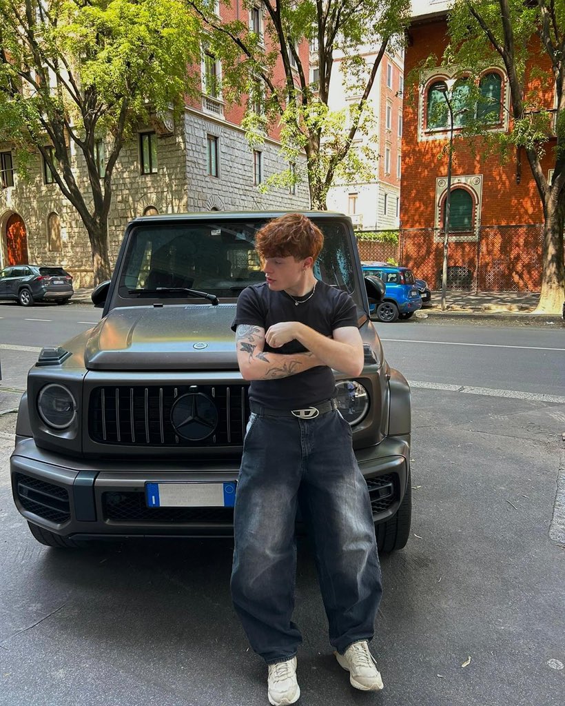 imperializei's tweet photo. ⠀ ⠀ ⠀ fabian prewett ⭑ @ruivomaniaa

ιdαde: 22 anos
pronomes: ele/dele
sexuαꙆιdαde: sem rótulos 
stαtus: filho de diplomata https://t.co/QYX2eVQFh6