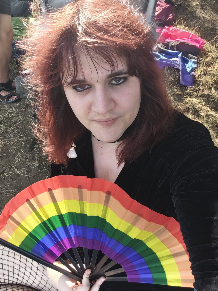 LyraGWhite's tweet photo. Pride was fun but my feet are killing me and I got sunburned oh well at least I am hot :3 https://t.co/r9hMTxAXTW
