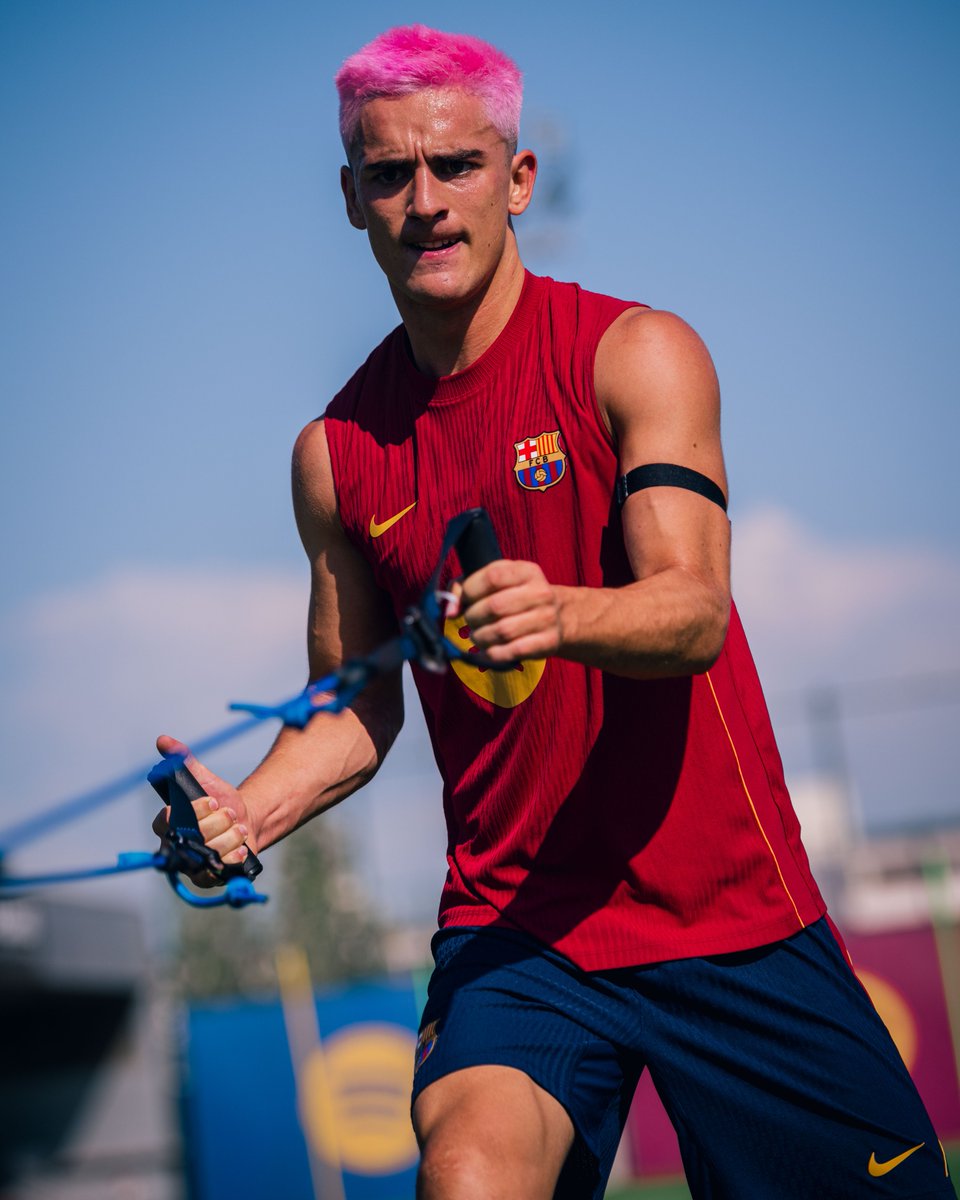 FCBarcelona's tweet photo. No days off for Gavi 🩷 https://t.co/LygBVM01Mc