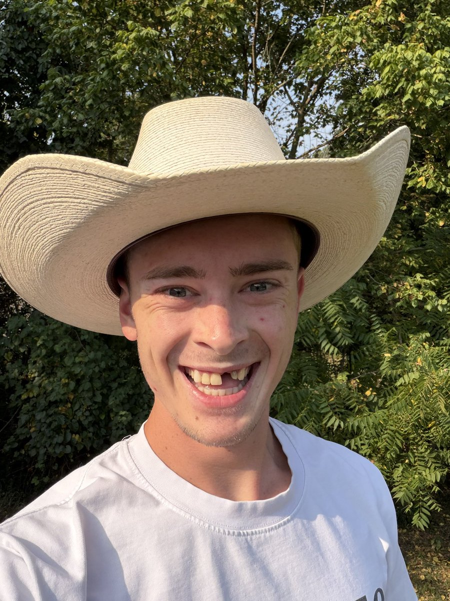 9trevv's tweet photo. I still got ur hat pussy nigga 😈 https://t.co/WYm0orHPi7