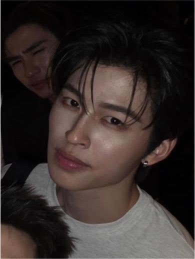 OH_duckyHUN's tweet photo. หน้าสดก็หล่อมาก แต่งหน้าก็ยิ่งโคตรหล่อ เราสามารถบัญญัติคำว่าหล่อ = ปอนด์ ณราวิชญ์ ได้เลยไหมวะ https://t.co/TGlVuLMqo3