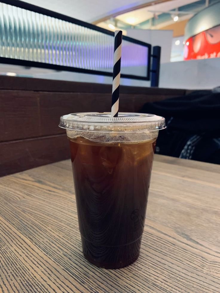 juyeosi's tweet photo. lebih suka americano apa latte? https://t.co/RpSaKzx69E