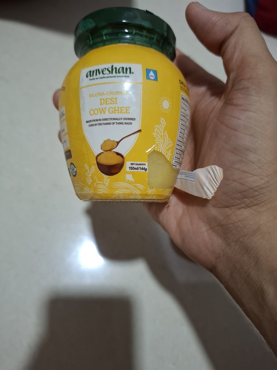 itsAbDS's tweet photo. @Flipkartminutes 
I ordered 2 anveshan a2 cow ghee 150 ml jars. I received the delivery &amp; the glass jars arrived bare without protective thermocol covering &amp; box. I frequently order this product and always receive aforementioned covering. Also the products are dirty. Please help! https://t.co/6tA5hxe0V8