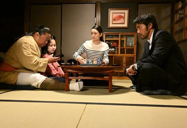 ZanEngineer's tweet photo. ジャミーン、ノゴーン・ベキ、乃木さんといった人殺しにしか懐かないので、ジャミーンが懐かない野崎さんは人を殺してないはずだから、裏切り者の可能性はないな。

#VIVANT https://t.co/wHYCtUUkRI
