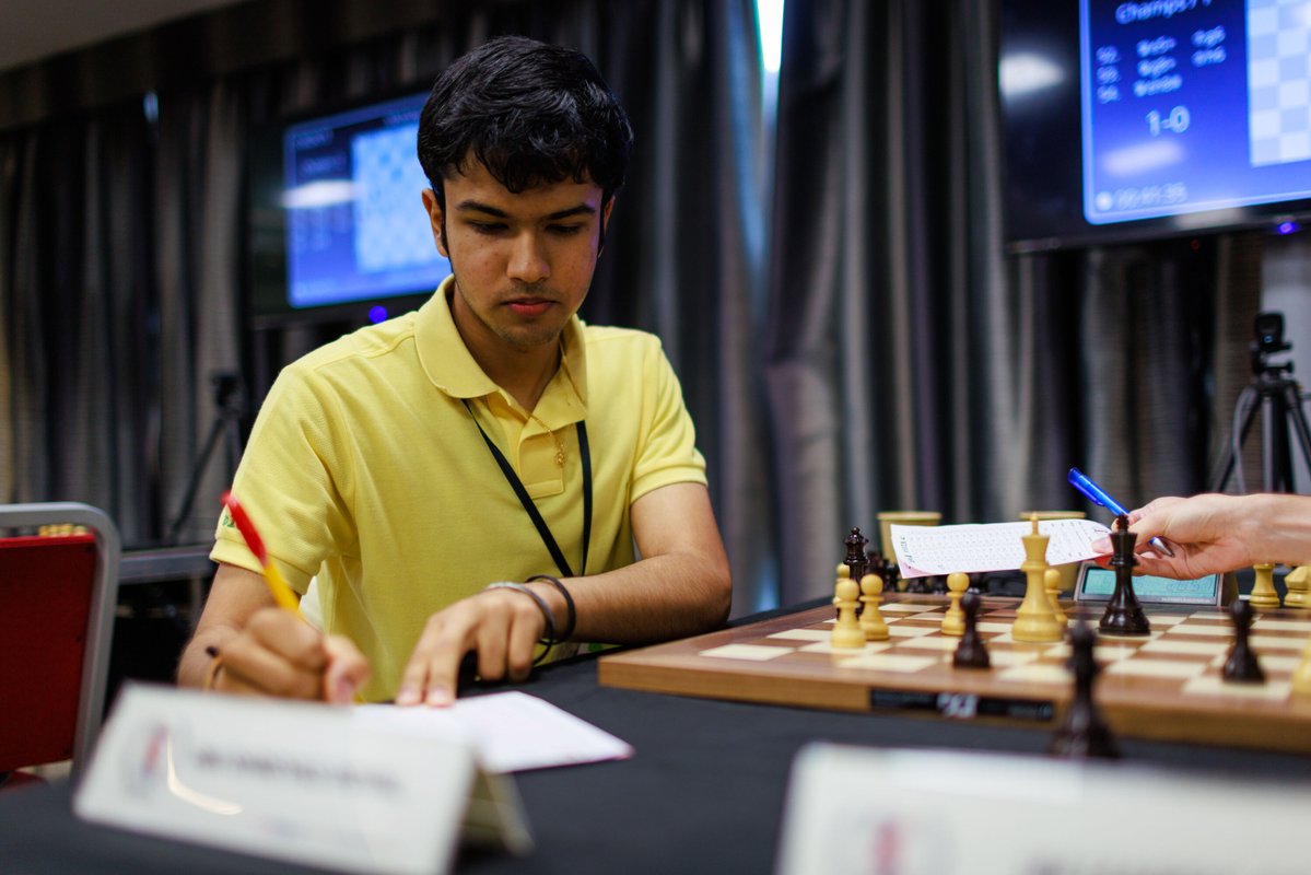 ecfchess's tweet photo. 🏆 Shreyas Royal is the 2026 British Champion!

But we're not done yet...
⚡ The British Women's Championship will be decided in a rapid play-off between Bodhana Sivanandan and Trisha Kanyamarala.
#BritishChess #BCC2026 #Chess https://t.co/q97s0pzPqj