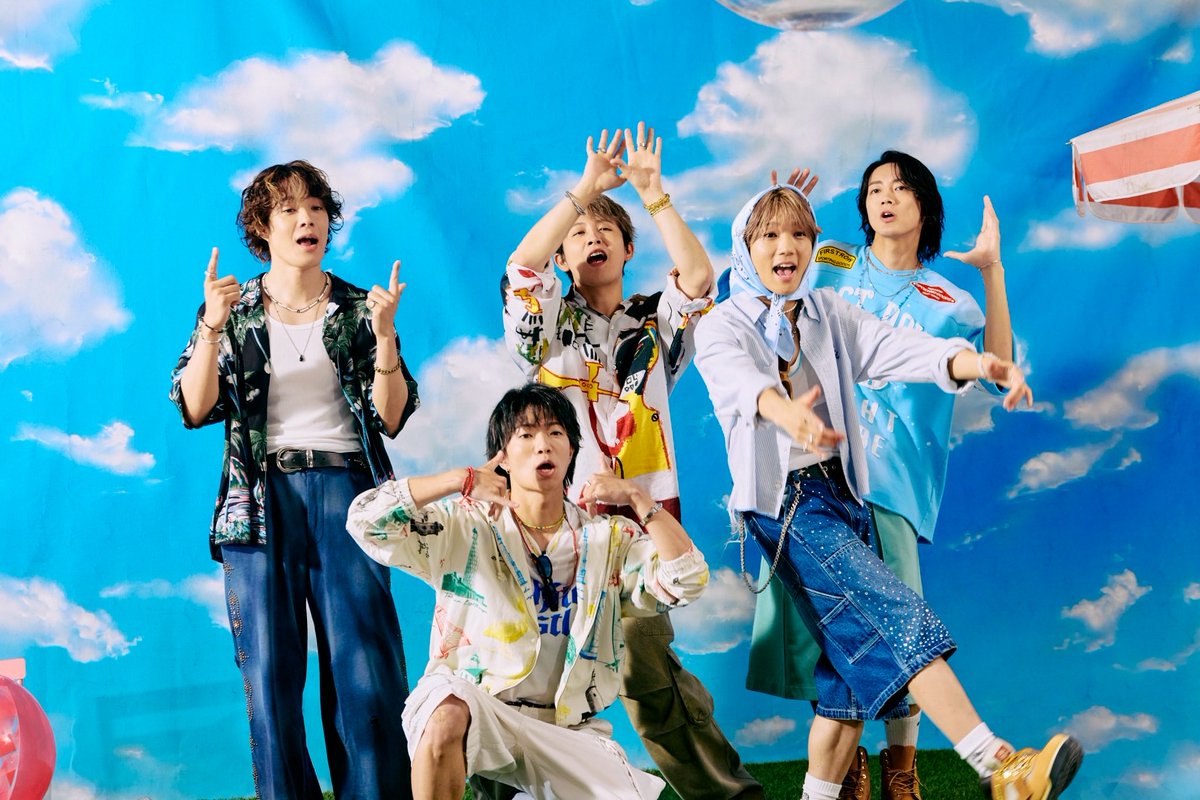 hagiya_official's tweet photo. 新曲！
Special Guest のMV公開してます！
今までで1番豪華です！！

夏感じていこー！！⛱️ https://t.co/xtKPuAlcZ8