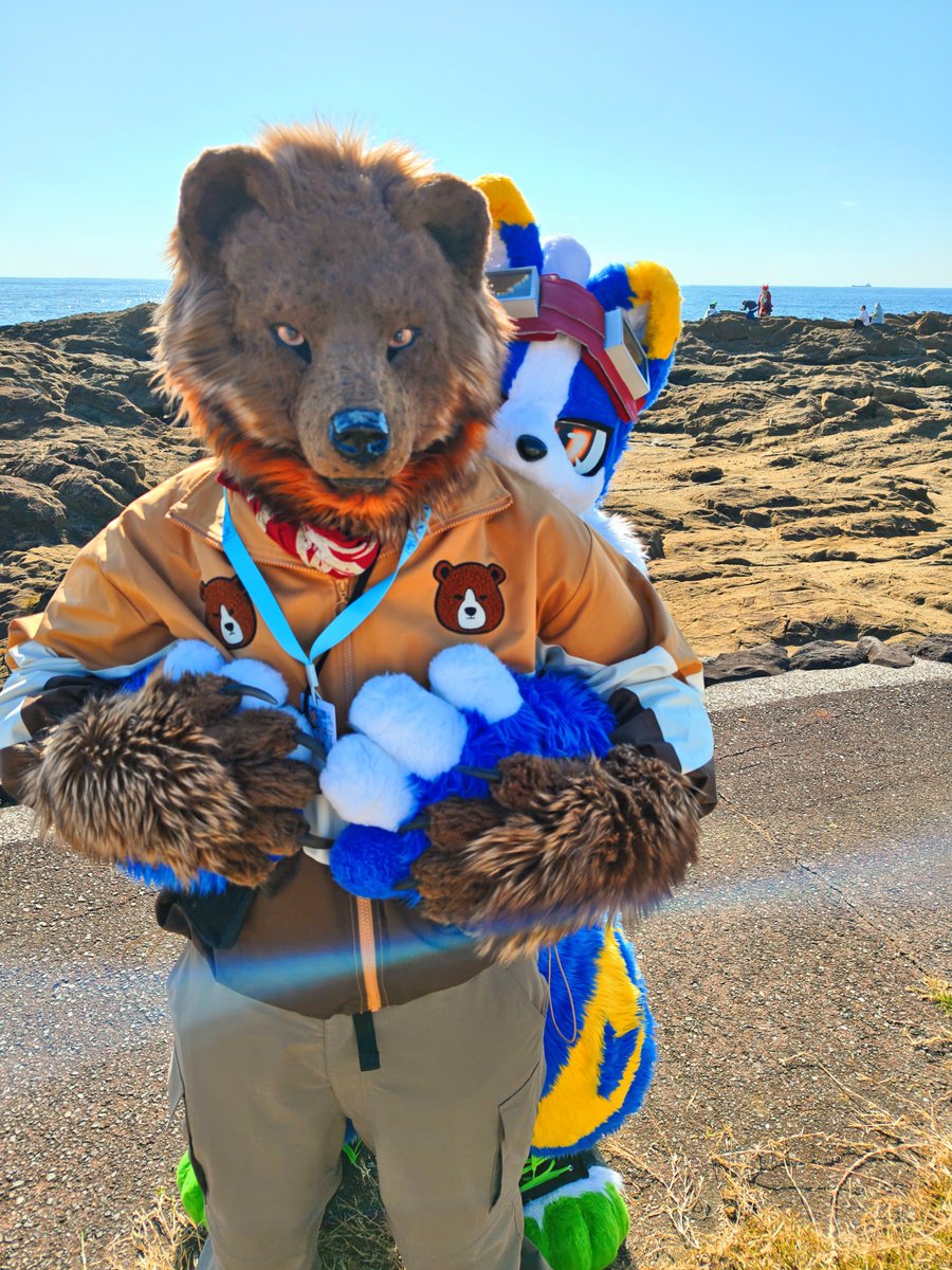 beardbbear's tweet photo. #ハグの日 #FursuitsEveryday 

したりされたり

@Let_us_akira 
@furry_866 
@volker0218 https://t.co/AF7zYbUPpi
