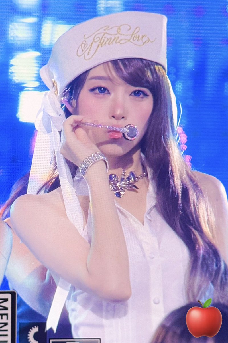 apple_yena tweet picture