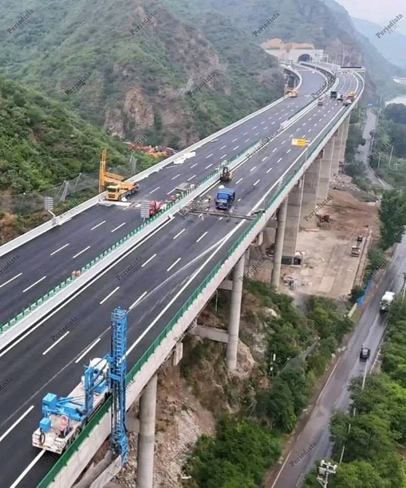 xrh43's tweet photo. @chucho_cuerero Así se verá, tiempo al tiempo.

 La autopista Tuxtla-Palenque en Chiapas conectará la capital con la zona norte, reduciendo el viaje de 6 horas gracias a nuevas vías y obras estatales y federales. #Chiapas #Autopista #Conectividad https://t.co/wJlLXvY8YM