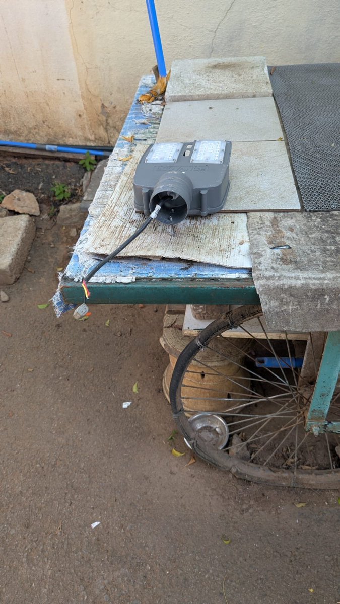 icindngr's tweet photo. The street lights replaced with LED fixtures have not been fixed properly. One such light has fallen onto a car parked outside a house, shattering its windshield. It could have fallen on someone’s head &amp; resulted in a serious injury or worse. Please get this inspected immediately https://t.co/hc81jGs3xe