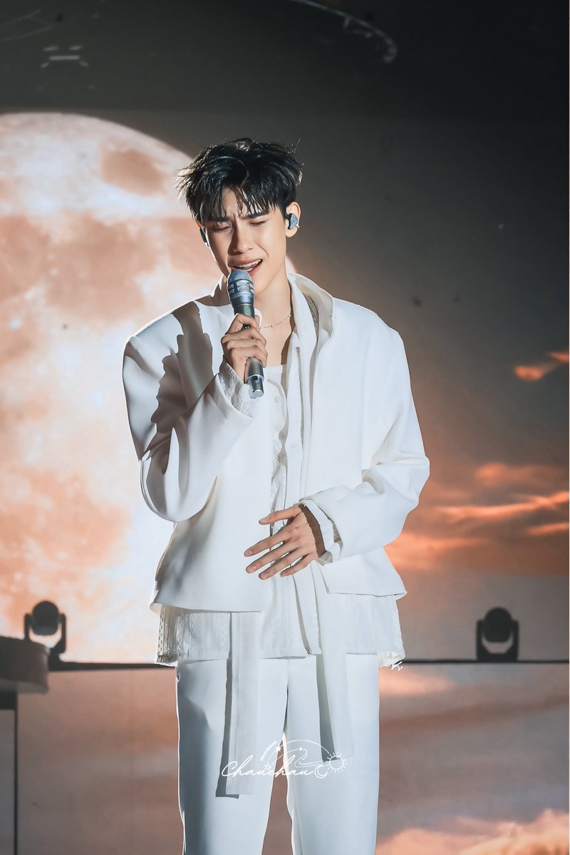 aboutdabest's tweet photo. 🌞💛
👼🏻🪽

˖ 𖦹°⋆
@jnnrrs 
#junniorrs #JuniorMark 

JUNIORMARK ALWAYS SUNNYMOON
#JuniorMarkConcertD3 https://t.co/NNmiUGEsFX