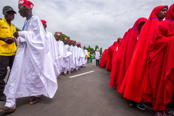 NigeriaStories's tweet photo. JUST IN: Kano State Governor, Abba Yusuf, has urged the 1,500 couples who benefited from the state government’s mass wedding programme to build their homes on patience, justice, mutual respect and understanding. https://t.co/N56ENx1xI7