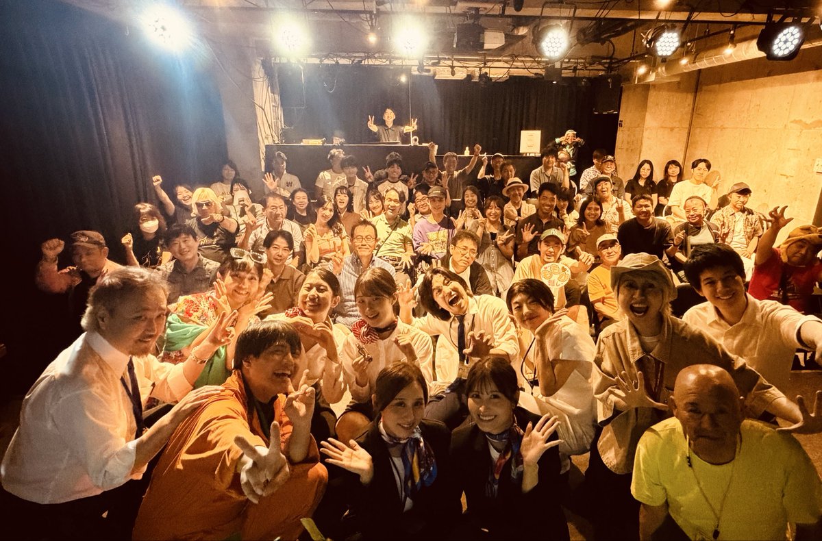 kamiishishimai's tweet photo. エアポートより愛を込めて

無事に終演しました！
また全公演ほぼ満席で最終日の夜は補助席追加で沢山のお客様にご来場頂きました！
キャストの皆様、お客様にありがとうございました！

上石姉妹派遣ストーリー、次回の公演が決定しました！
●12/4(金)5(土)
●大塚ドリームシアター　詳細は次回に！ https://t.co/ZTrTMuFUxK