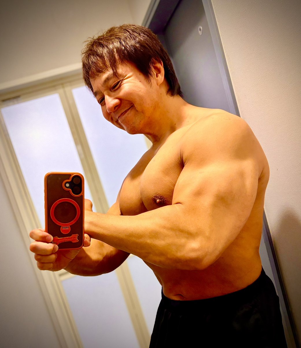 cozy_lariat's tweet photo. 昨日は午前中に自主トレして、昼過ぎから単独で撮影の仕事でした。

詳細は伏せますが「天山vs小島」に関する撮影。

ここ最近ずっと天山さんに関する仕事。でも本当にありがたい。

テンコジ対決に注目して頂き、感謝しかありません。

明日も頑張ります。

#テンコジ https://t.co/eGfsPD9BkR