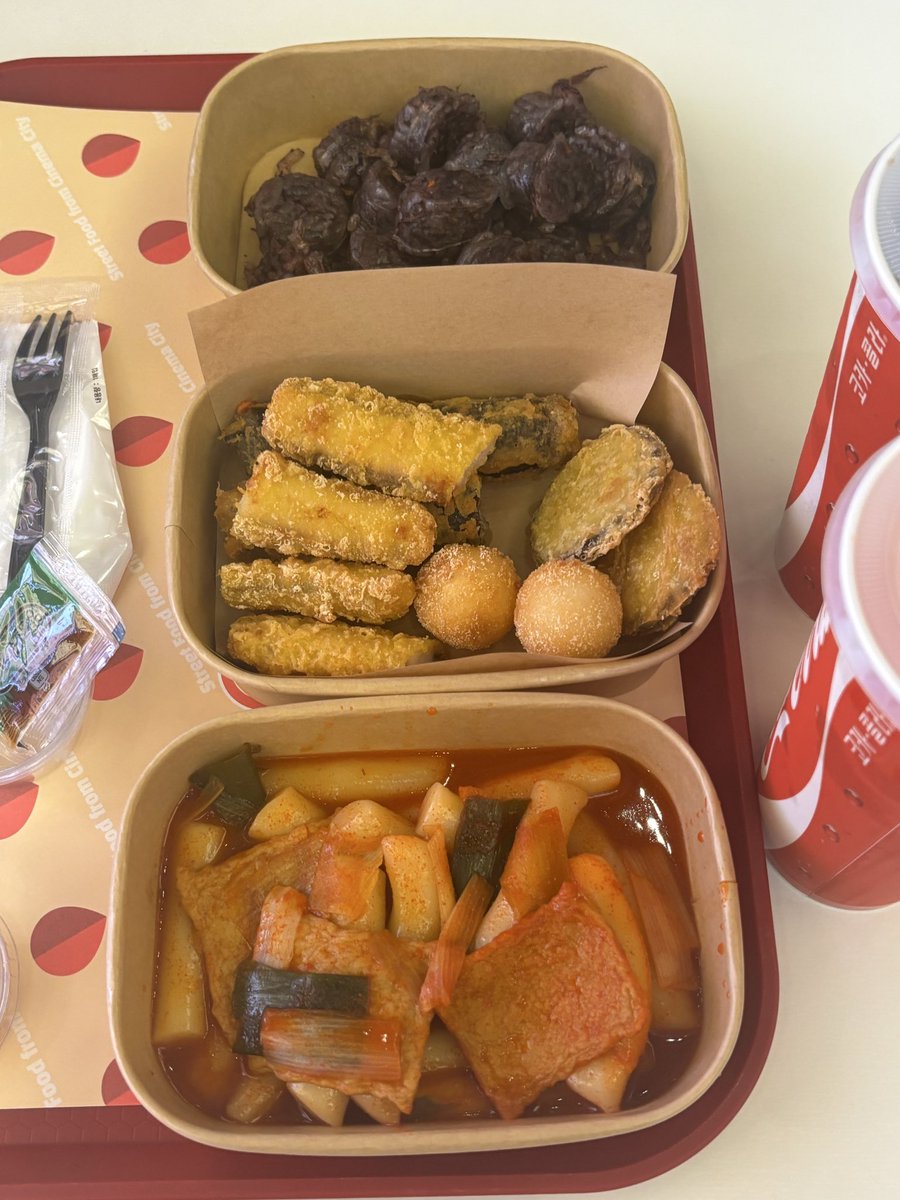 muktoday's tweet photo. 마라샹궈
라볶이, 순대, 김밥
떡볶이, 순대, 튀김
얼그레이초코라떼 https://t.co/uAvkwwi08I