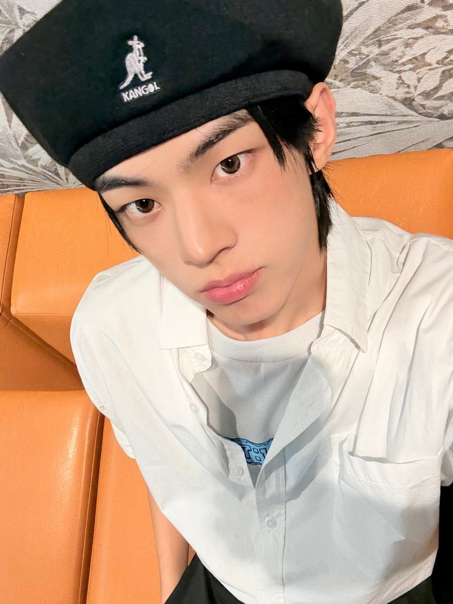 PAST_DOHOON's tweet photo. 250809 위버스 포스트
🧑‍🎓🧑‍🎓

#도훈 #DOHOON #ドフン #투어스 #TWS https://t.co/OASTwm6RRQ