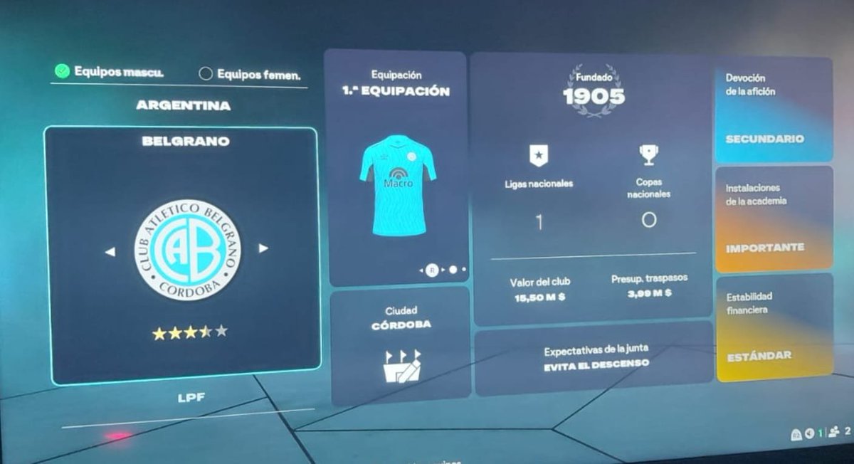 Vegettismo9's tweet photo. Pobres gallis, hasta EA los mea no dándole importancia a las copas de leche 😭😭 https://t.co/B00ylki3rk