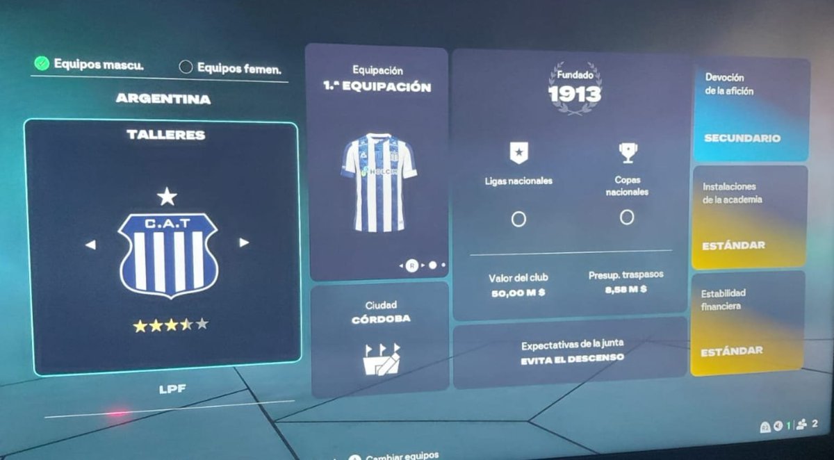 Vegettismo9's tweet photo. Pobres gallis, hasta EA los mea no dándole importancia a las copas de leche 😭😭 https://t.co/B00ylki3rk