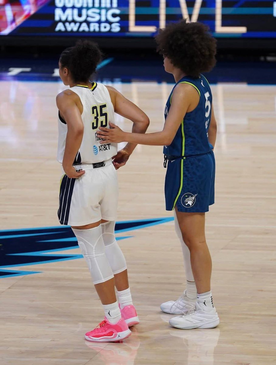 loslynx21's tweet photo. happy winx game day to the very few who still celebrate! #loslynx https://t.co/x43Mc60L0p