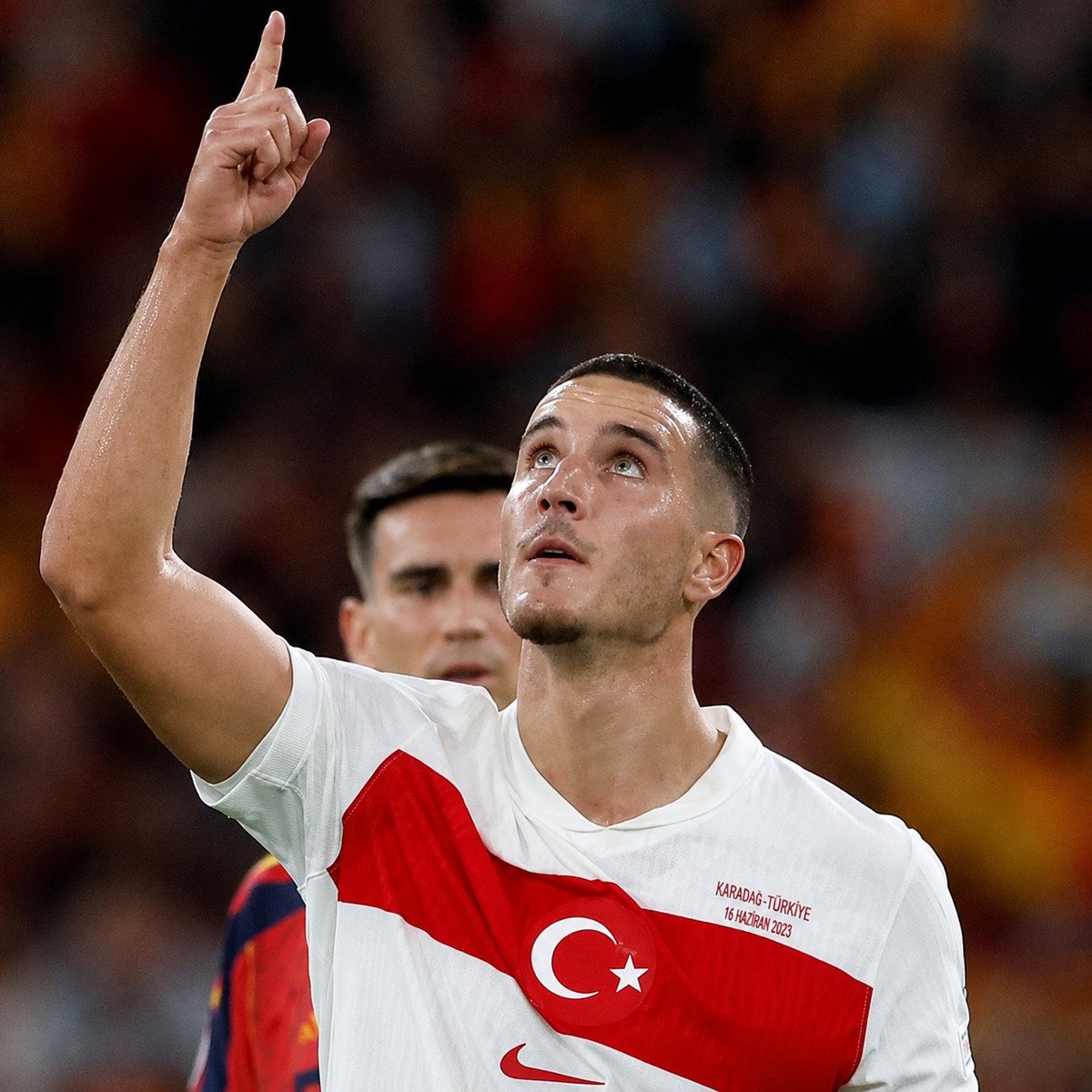 pusholder's tweet photo. Milli futbolcu Deniz Gül’ün Porto’daki evine giren hırsızlar, 250 bin euro değerinde saat ve mücevher çaldı. (CNN Portugal) https://t.co/usj8Hk8leb