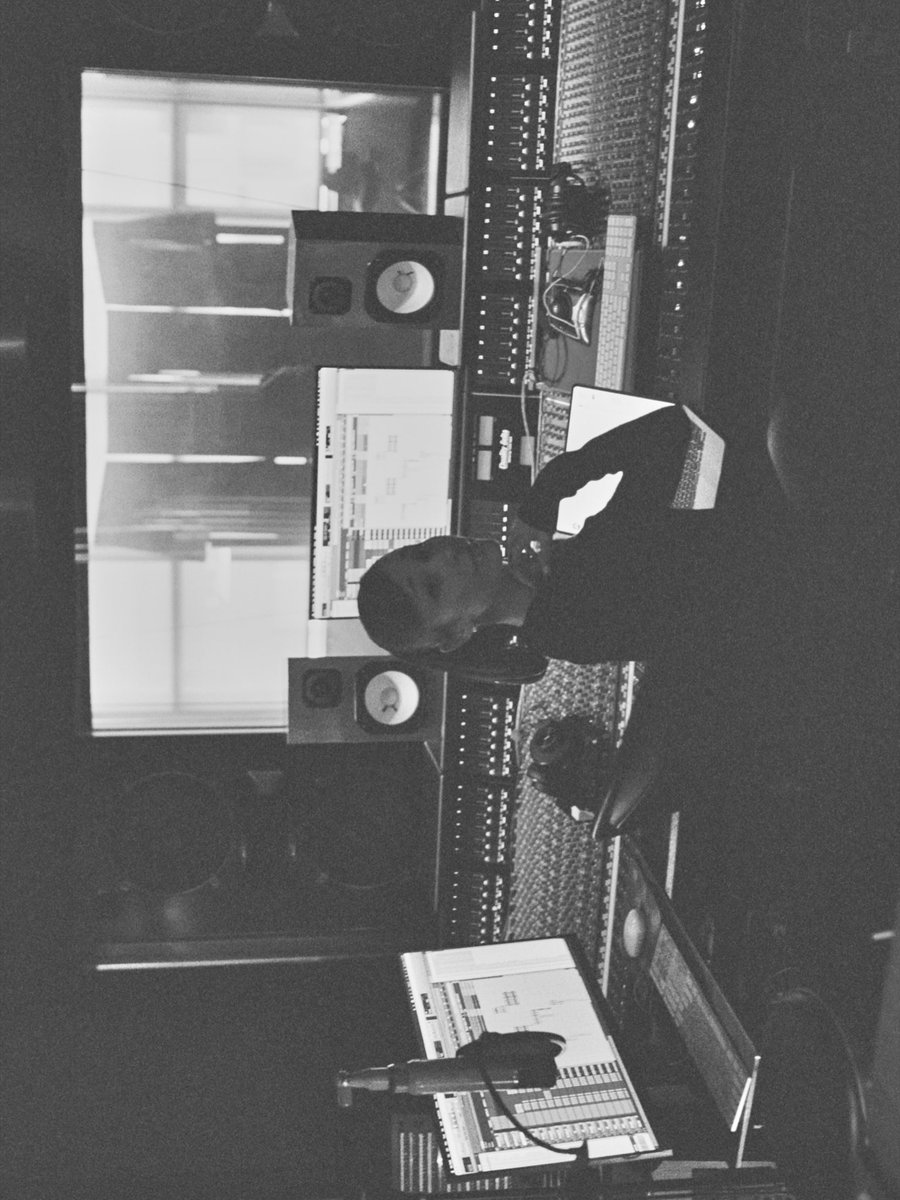 ArianaToday's tweet photo. ariana grande via instagram https://t.co/Il8QfsCQ0v