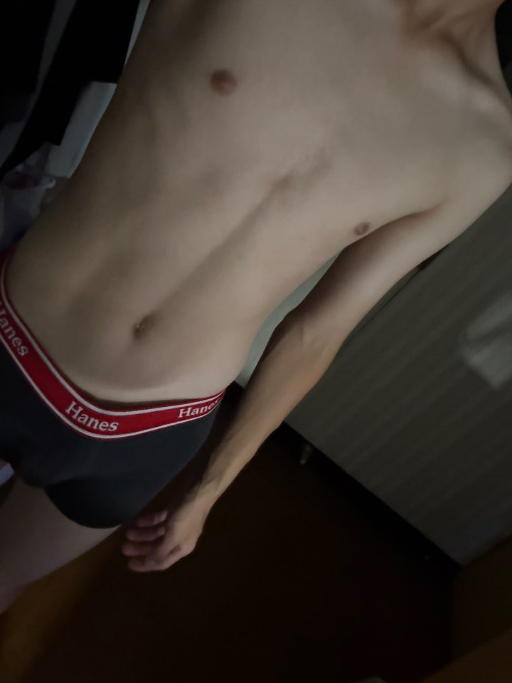 halo9756's tweet photo. 晒し希望
10代元テニス部🎾
一枚ずつ脱がせたら興奮して勃っちゃったみたい😏可愛いね https://t.co/eSuC9cqjnU