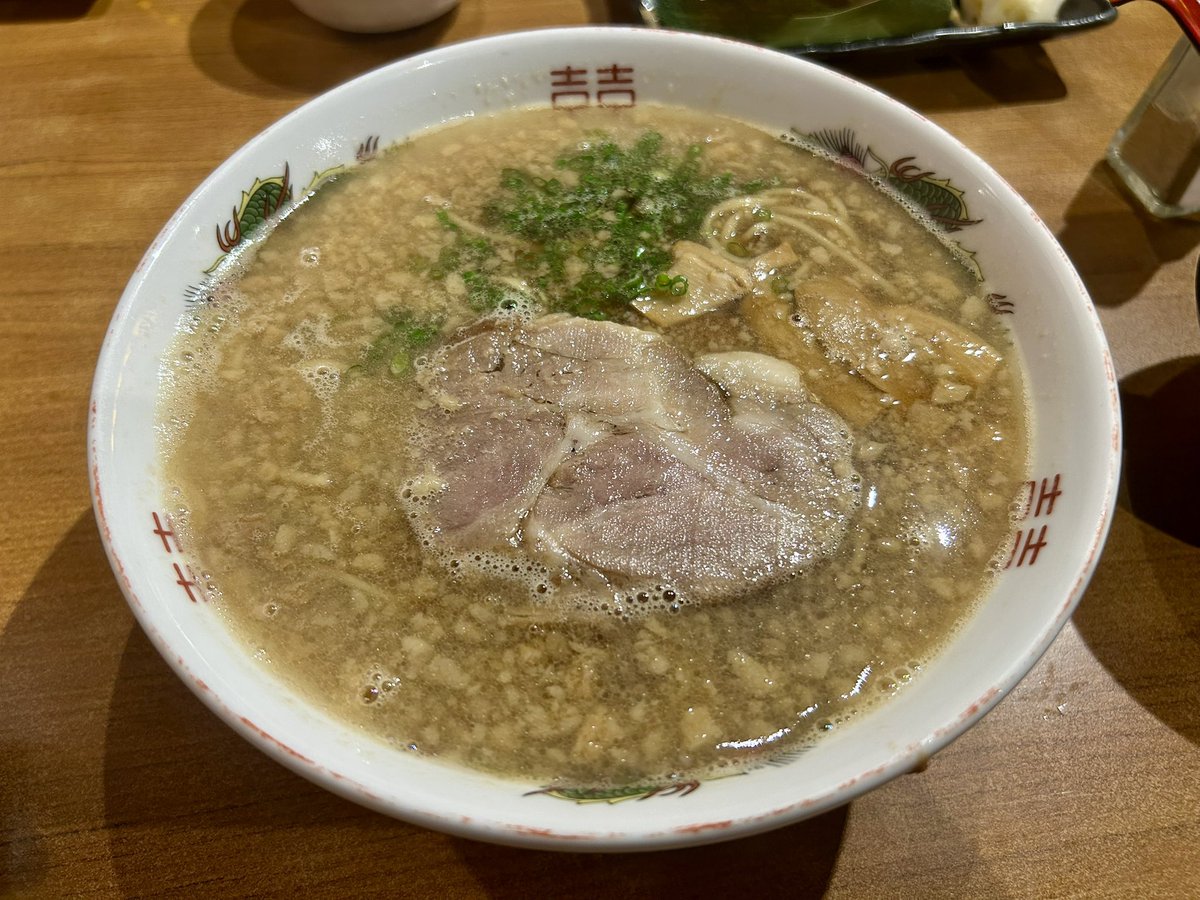 yasustyle's tweet photo. 締めラーメン https://t.co/8FrgtIhRwF