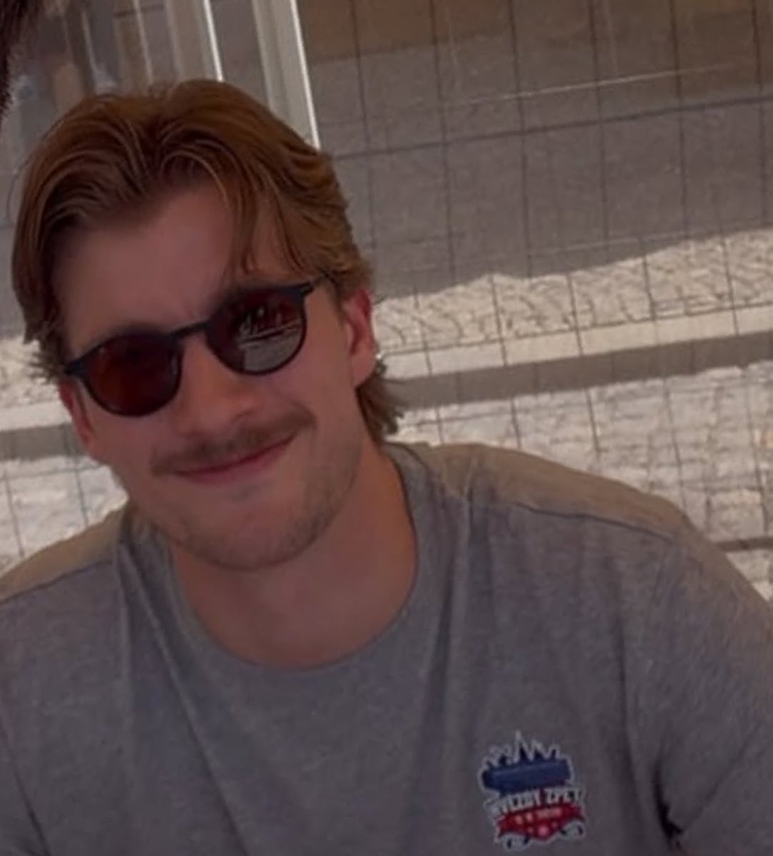 mcnuggetmel's tweet photo. I am a dostache truther 😍 https://t.co/jhk43Xeqve