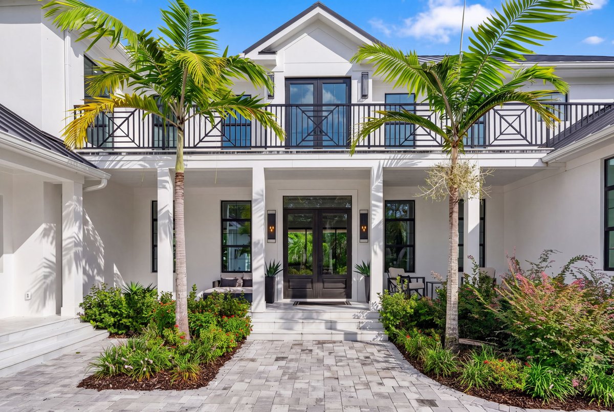 StevenMooreRE's tweet photo. We’ve been having fun taking over old listings and giving them some life. Good media and stories go a long way in Real Estate.

Check this beautiful new construction home on Siesta Key out! https://t.co/juO59xAaDG