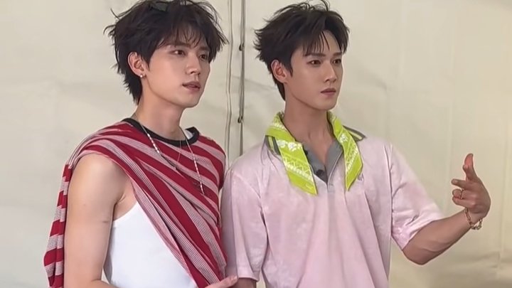 jooonyiie's tweet photo. li yunrui ijboling after zhou yiran casually said hes his father 😭😭 https://t.co/nuMjER6usp